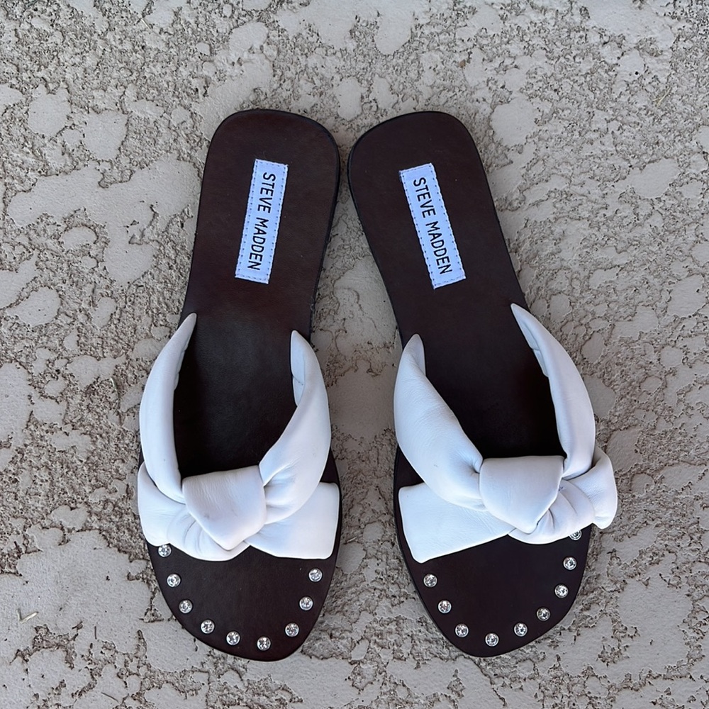 steve madden puffy strap bone leather sandals with rhinestones - Picture 2 of 5
